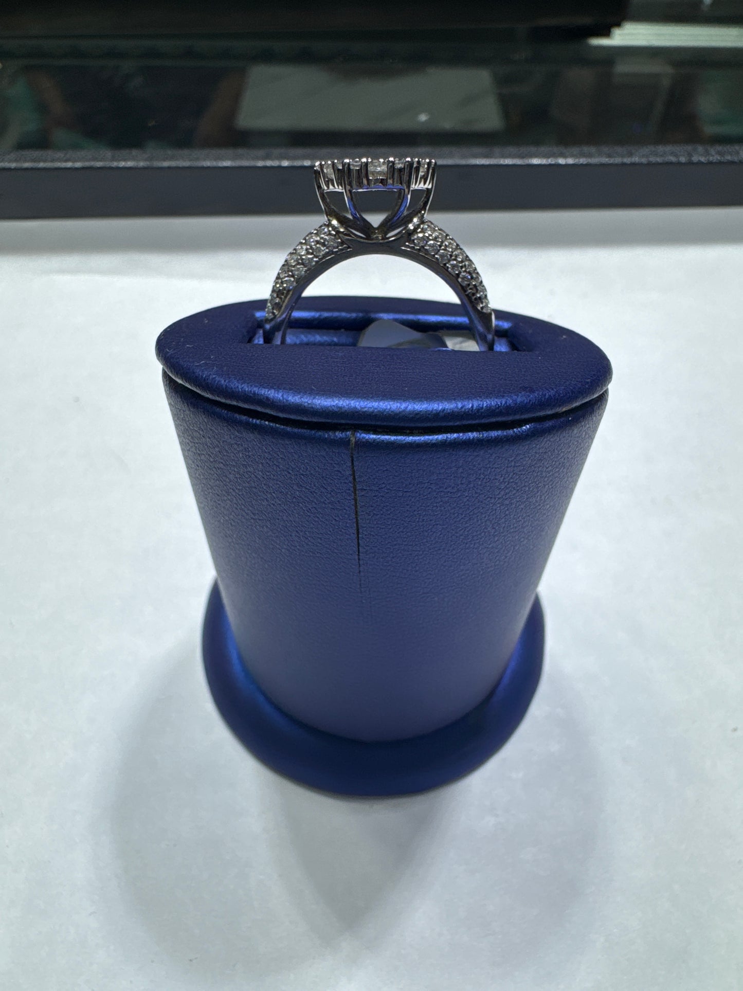 925 silver VVS Moissanite 1.24ctw size 8 "Flower shaped top" Engagement ring