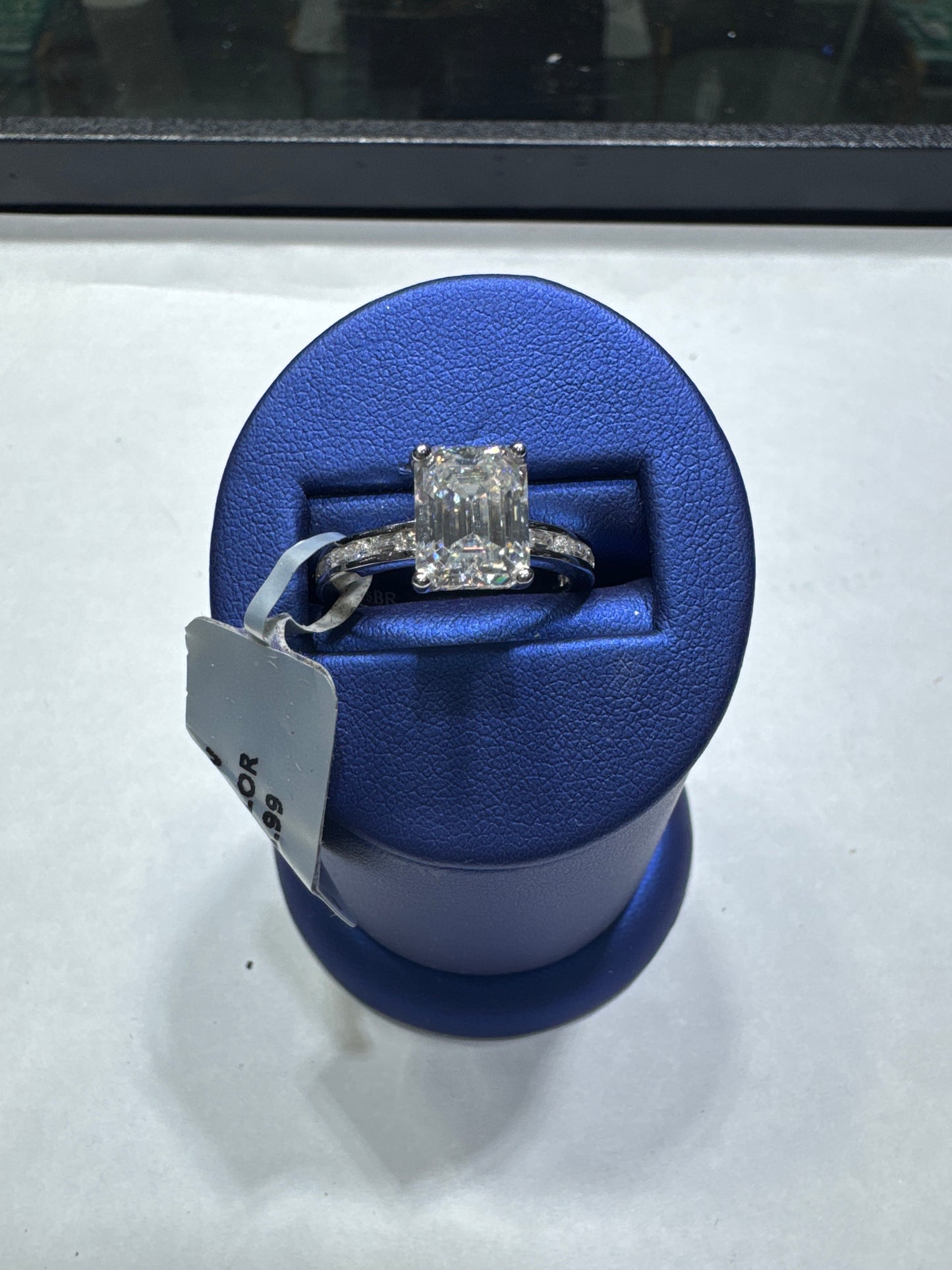925 Silver VVS Moissanite 3.54ctw Size 7 solitaire Engagement Ring