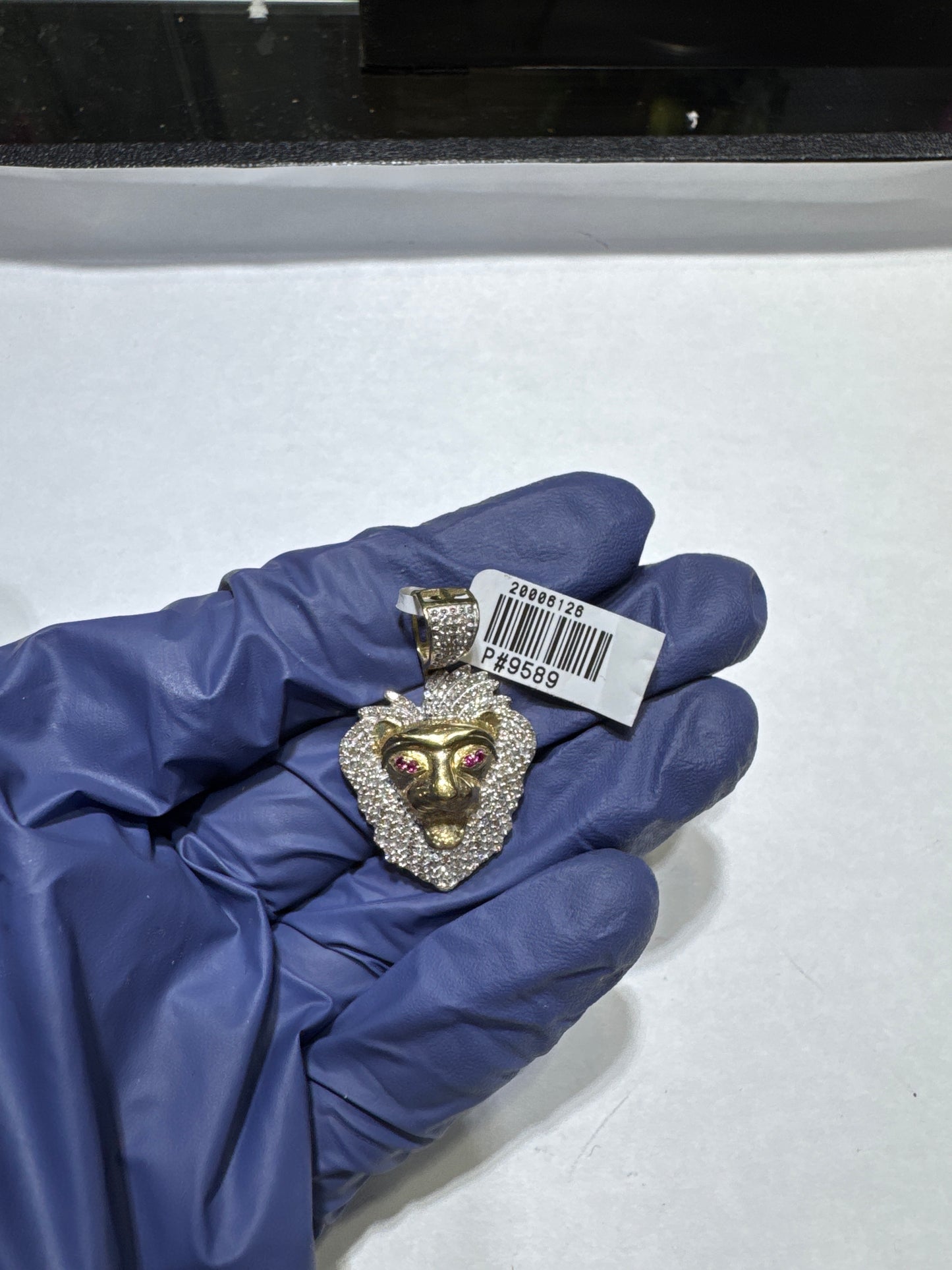 10kt Gold Natural Diamond 0.82ctw 6.1 grams "LION HEAD" Pendant