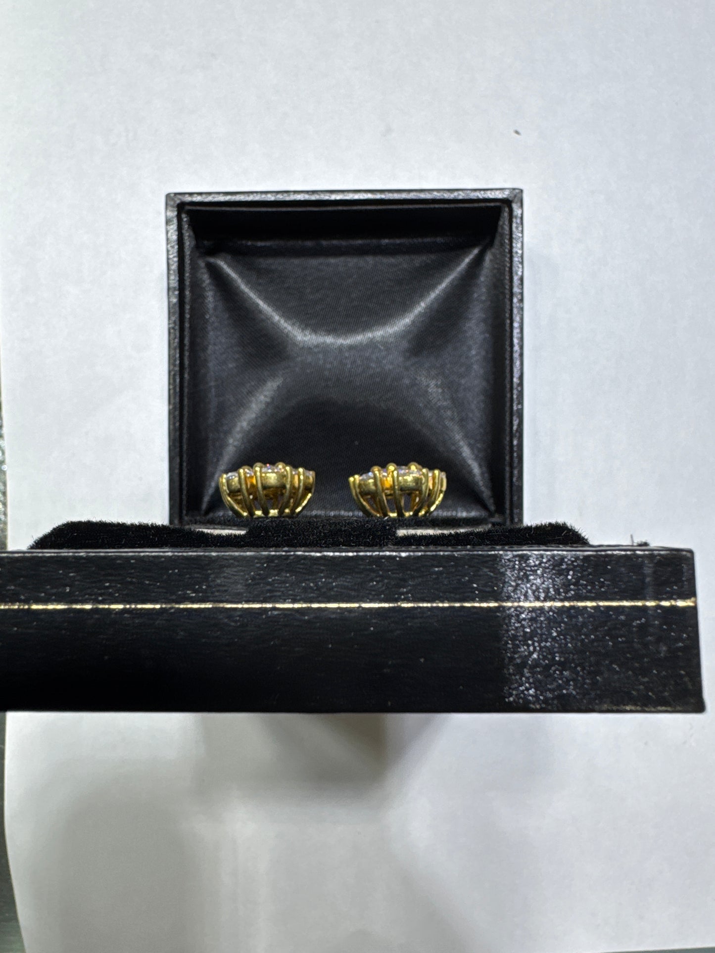 Flower shaped earrings solid Silver plated yellow gold VVS Moissanite screw back Large 14mm