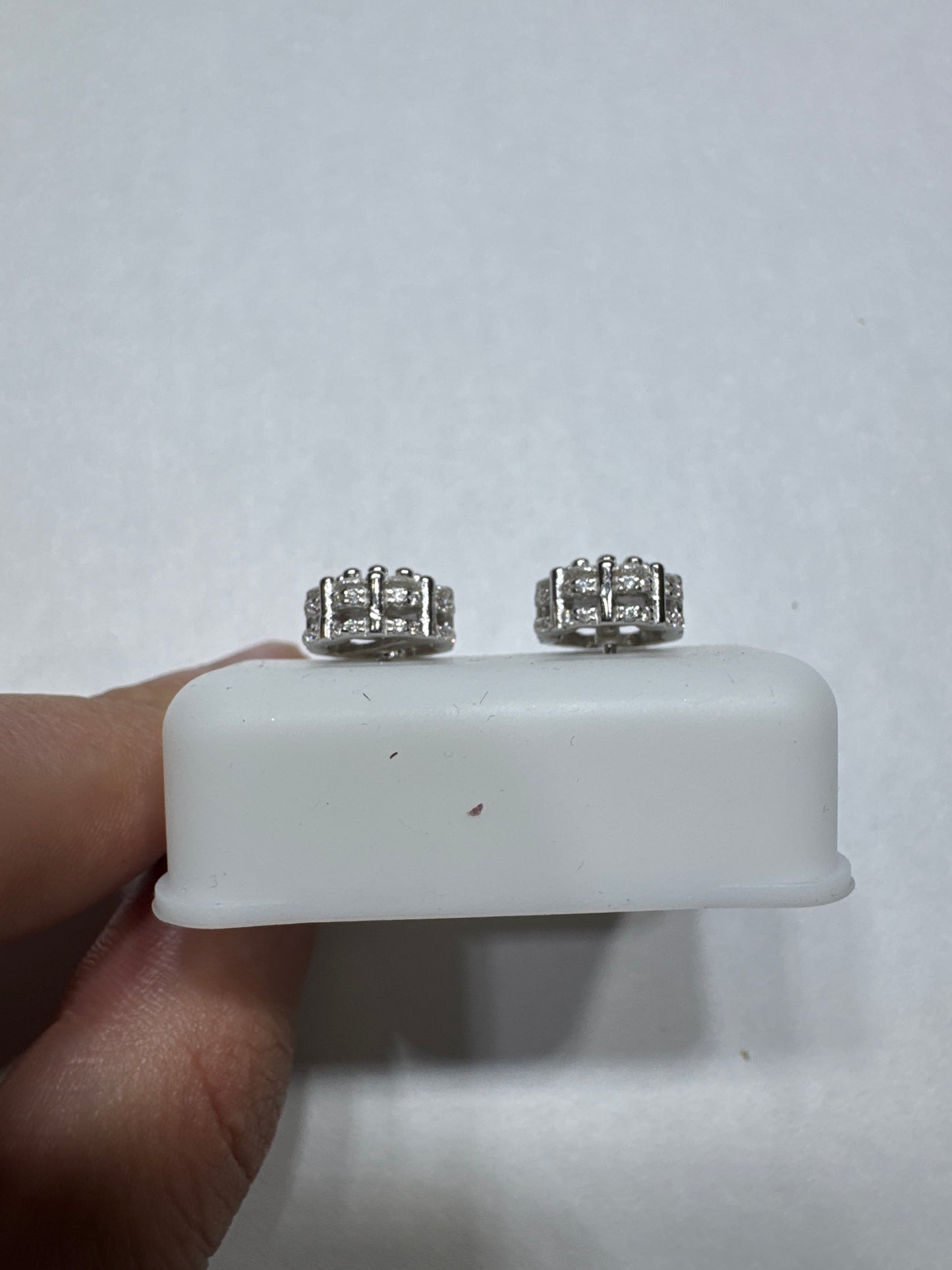 Solid 925 silver VVS Moissanite all around 1.67ctw 10mm Flower shaped screw back earrings size medium