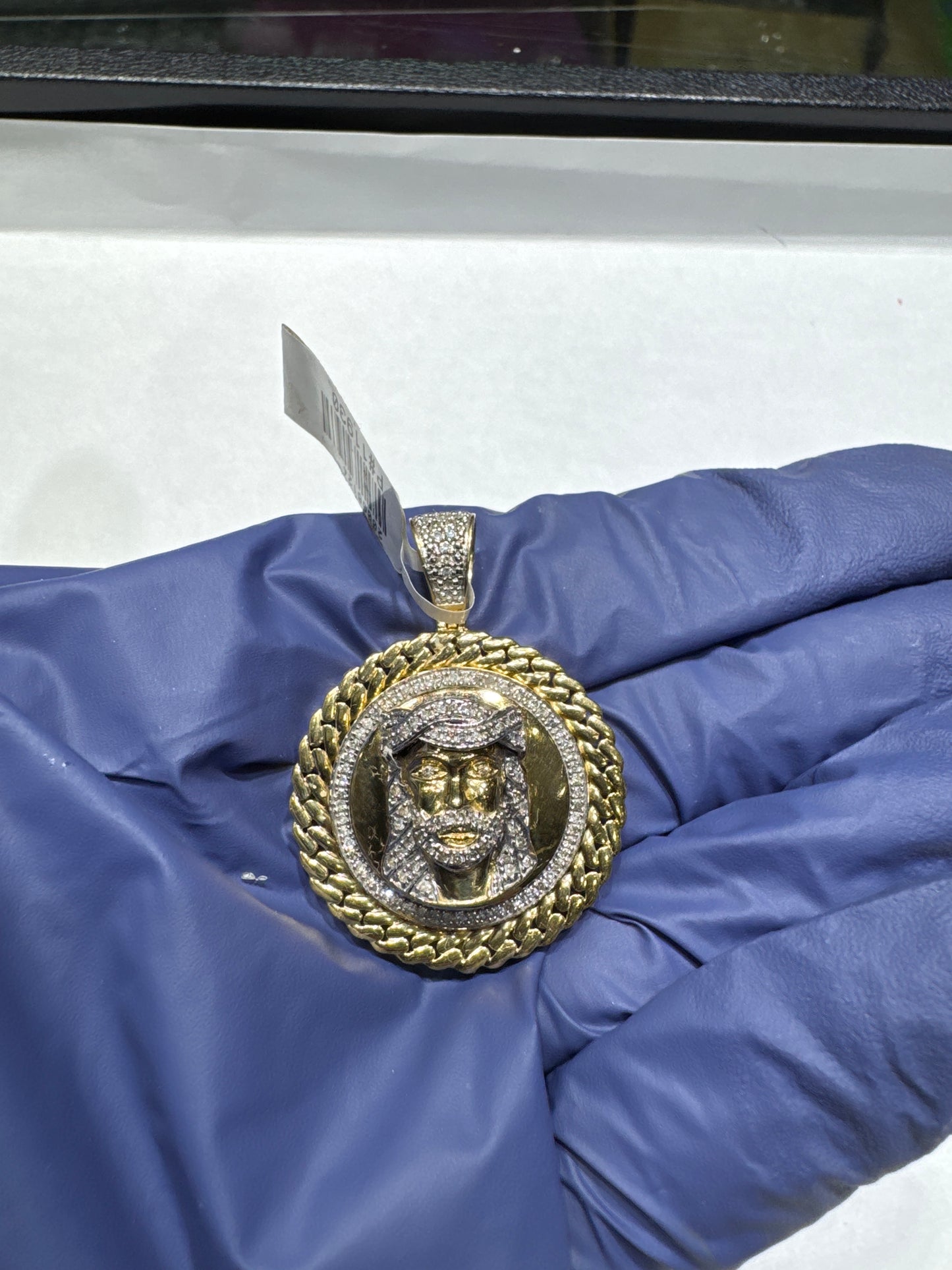 10kt Gold Natural Diamonds 0.54ctw 9.4 grams "Jesus Head in outer Cuban style" pendant