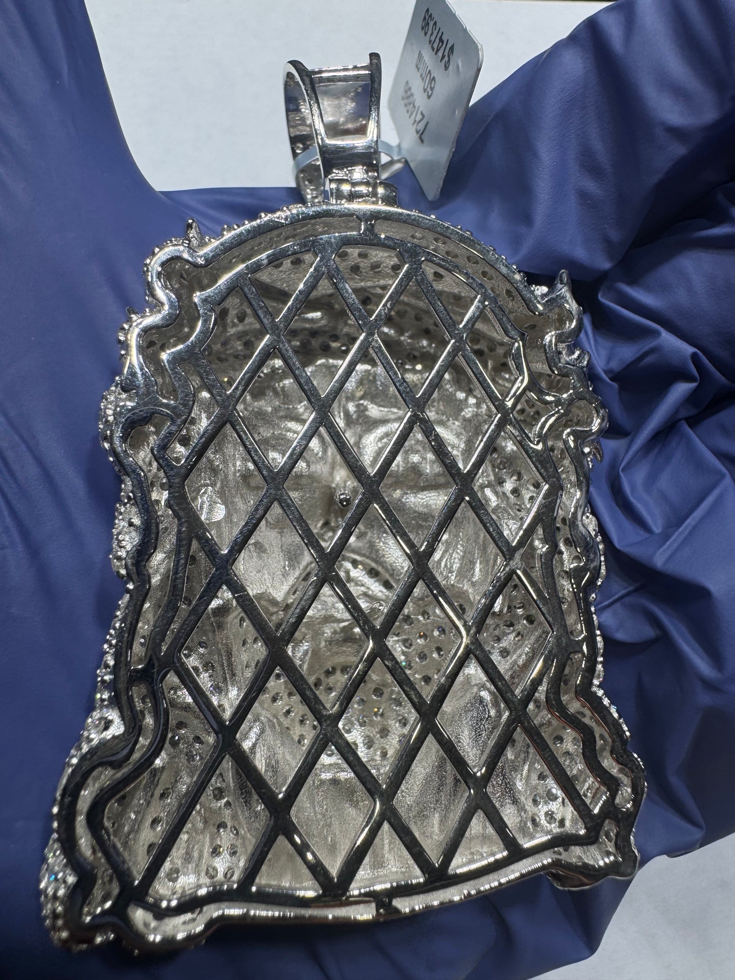 Jesus Head 3D blood thorn crown hollo back VVS Moissanite