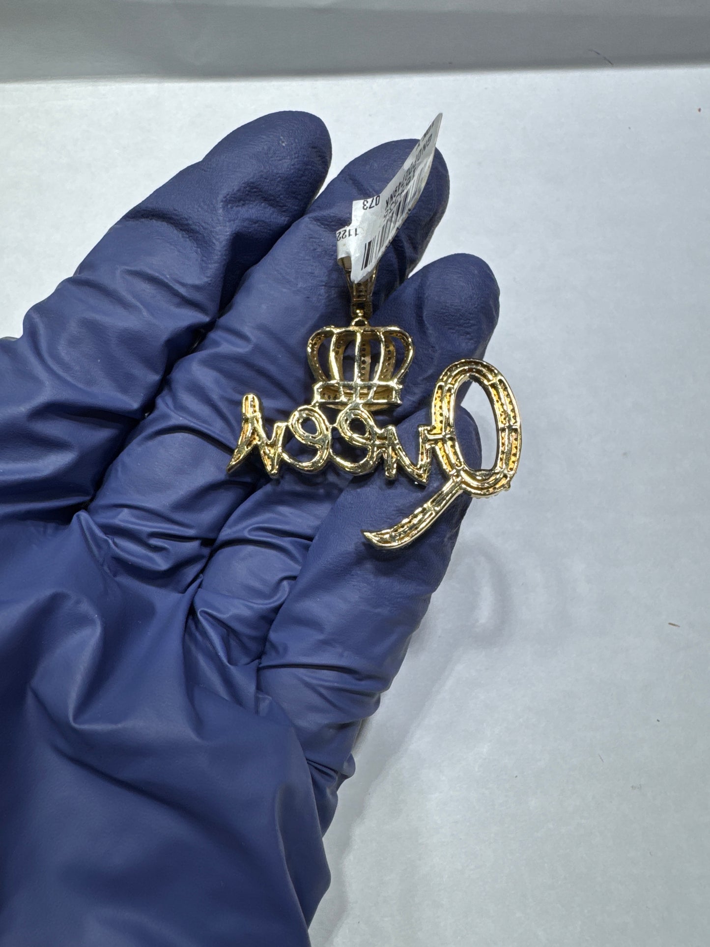 10kt Natural Diamonds 1.62ctw 6.3 grams "QUEEN" Pendant