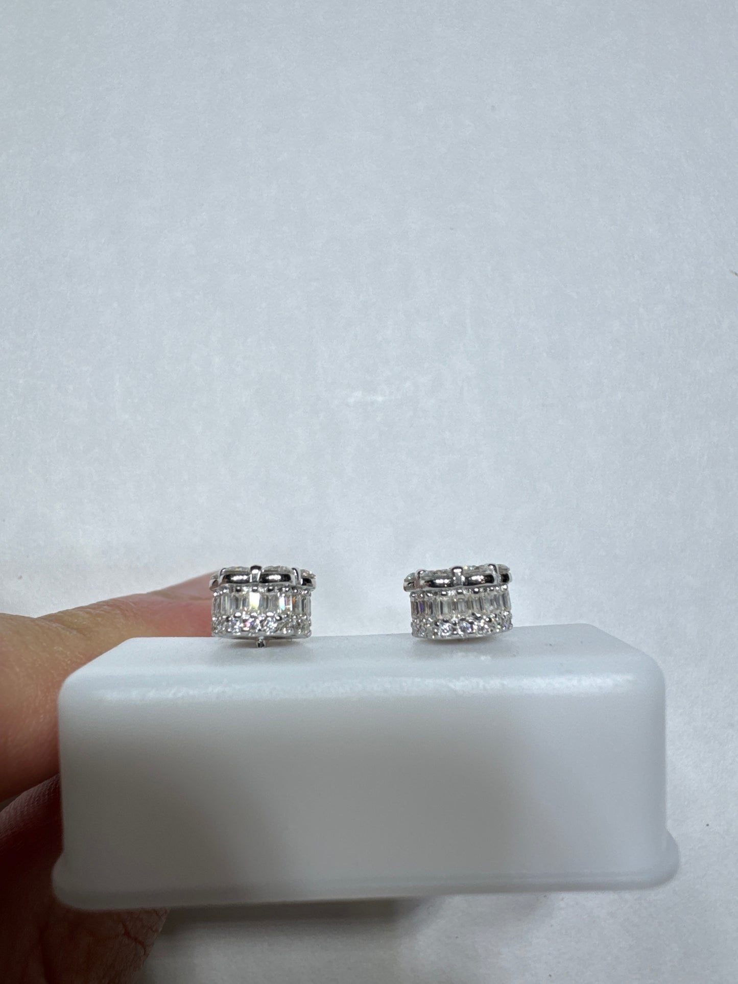 Solid 925 Silver VVS Moissanite all around 1.70ctw 7mm flower shaped screw back earrings size small