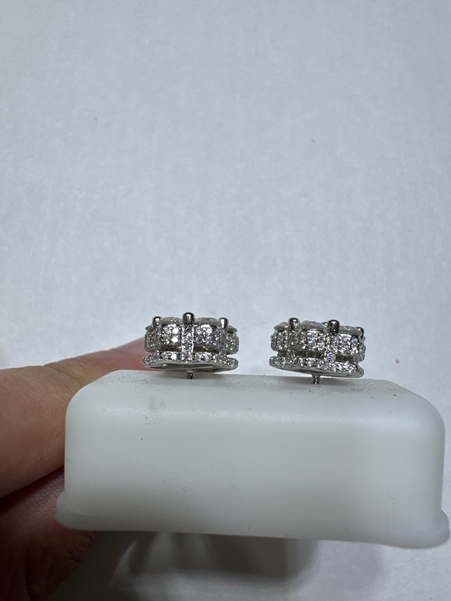 Solid 925 silver VVS Moissanite all around 2.89ctw 10mm flower shaped screw back earrings size medium