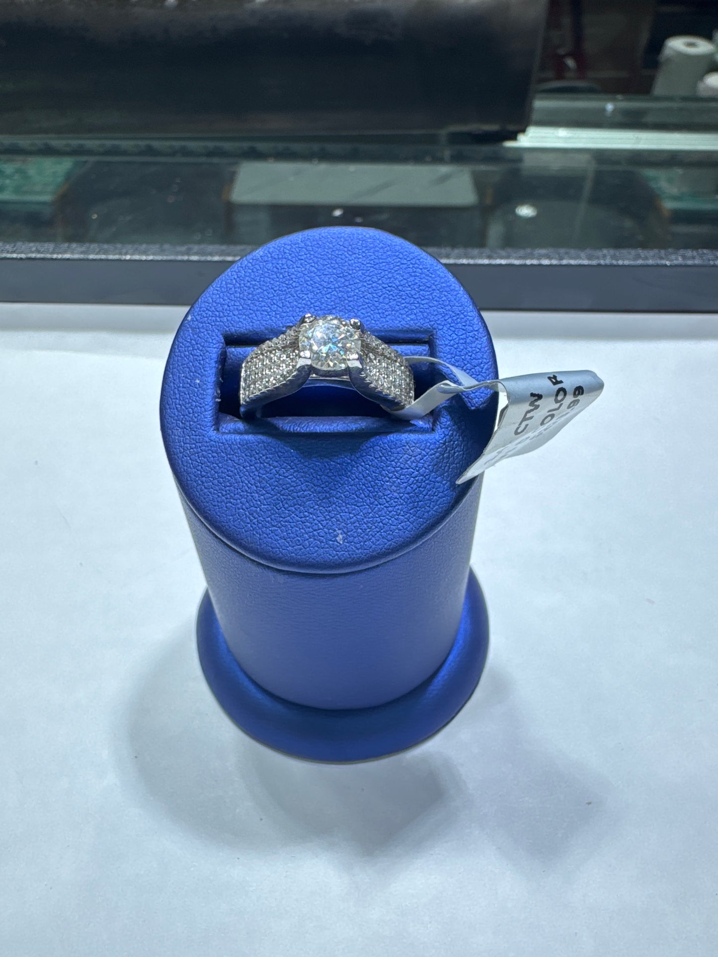 925 Silver VVS Moissanite 1.41ctw size 7 "Round Stone On top" Engagement ring